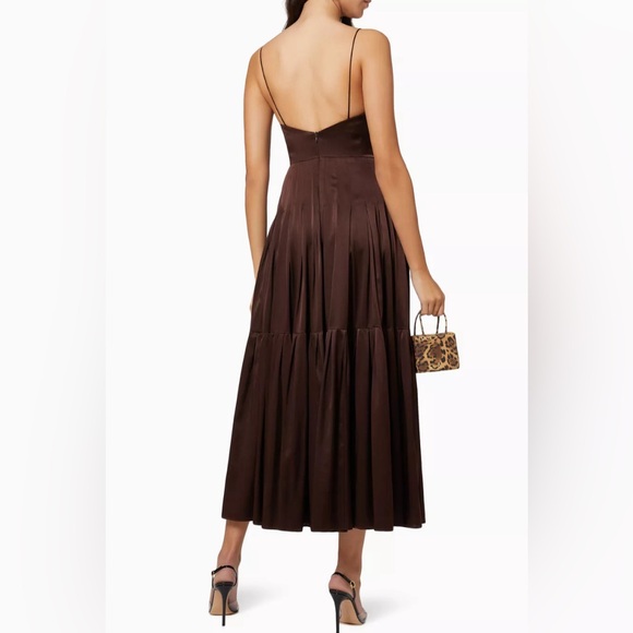 V-neck pleated dress - Picture 2 of 12